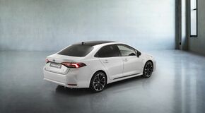 Toyota prichádza s ostrejším modelom Corolla sedan v podobe novej verzie GR SPORT